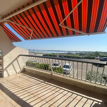Port Camargue – Bel Climatisé Avec Vue Mer, Terrasse Parking – 4 Personnes Le Grau-du-Roi