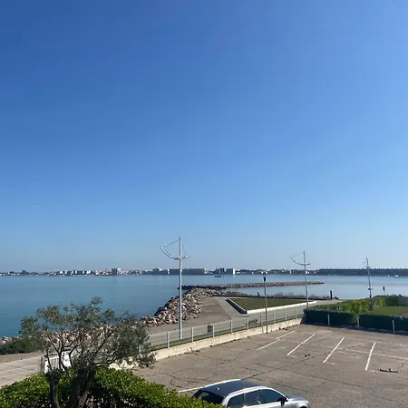 Port Camargue – Bel Climatisé Avec Vue Mer, Terrasse Parking – 4 Personnes