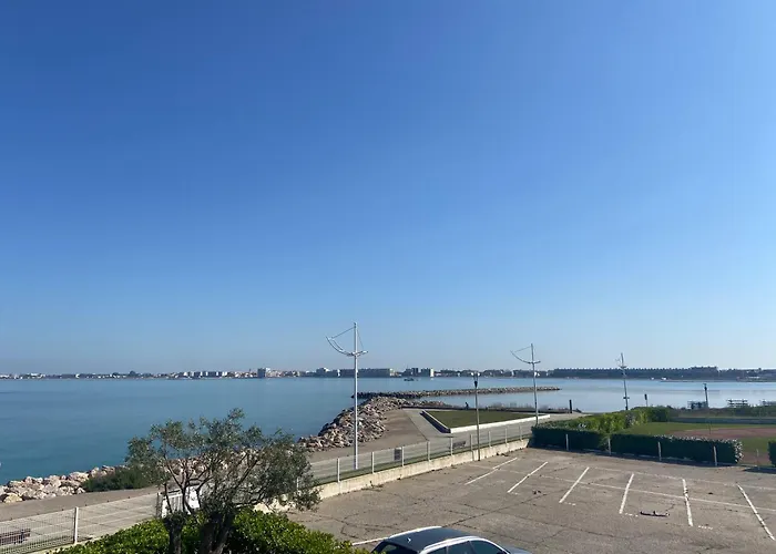 Port Camargue - Bel Climatise Avec Vue Mer, Terrasse Parking - 4 Personnes